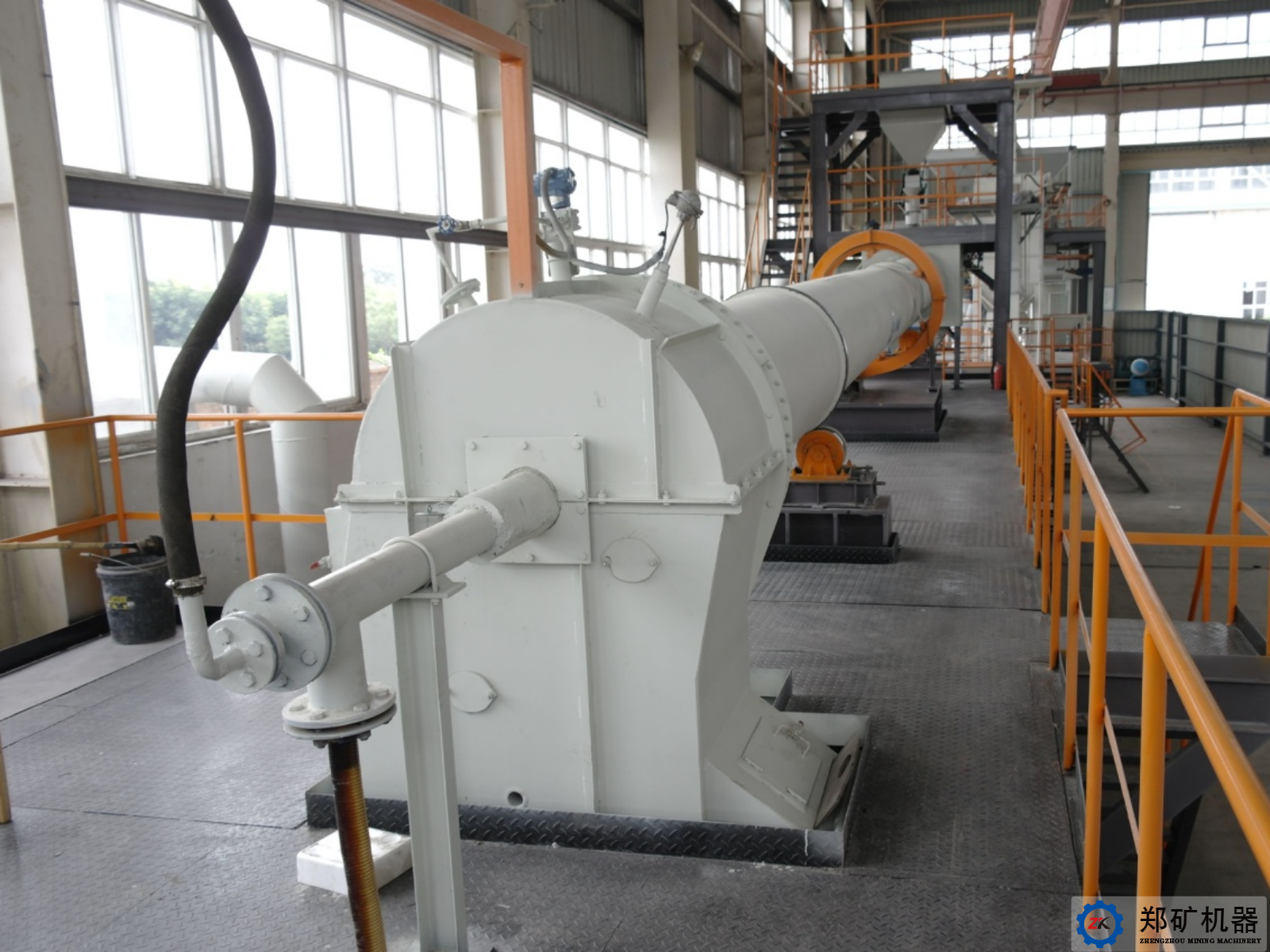 透锂长石粉磨煅烧中试试验